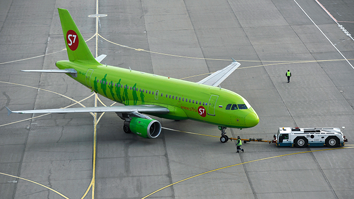 A passenger Airbus A319 (S7 airlines) at the Domodedovo airport. (RIA Novosti / Alexey Kudenko)