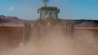 Monsanto readies first-ever GMO wheat