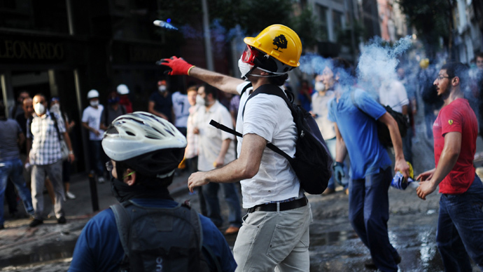Turkish police clamp down on anti-government protests: LIVE UPDATES