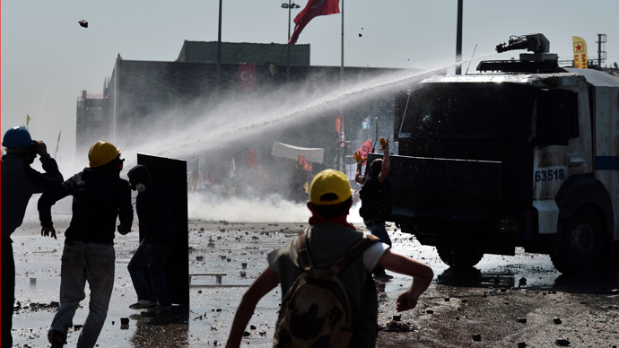 Turkish police oust Taksim protesters with tear gas as Erdogan cheers removal of ‘rags’