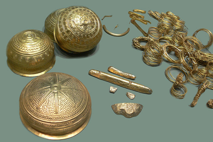 Items from the Treasure of Eberswalde (from a replica in a German museum) (Photo from Wikipedia)