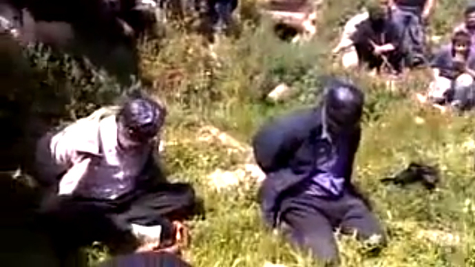 New video of ‘Islamist’ public beheadings of ‘Assad loyalists’ surfaces in Syria (GRAPHIC CONTENT)