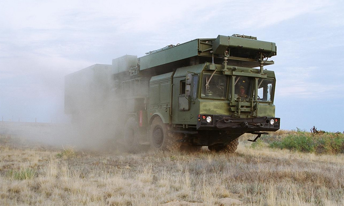 96L6E radar in march position. Image from lemz.ru