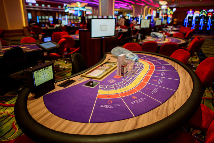 This picture taken on September 19, 2012 shows the interior of the new Cotai Sands casino in Macau. (AFP Photo)