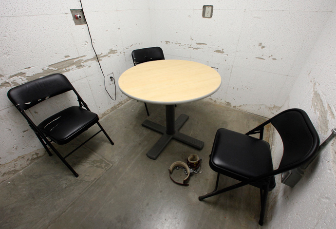 A room used for meetings between lawyers and their clients is seen at Camp VI, a prison used to house detainees at Guantanamo Bay U.S. Naval Base (Reuters / Bob Strong)