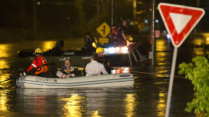 Severe thunderstorms leave Toronto underwater, 300K without power