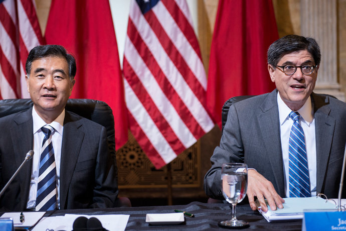 Chinese Vice Premier Wang Yang (L) and US Secretary of the Treasury Jack Lew wait for a roundtable meeting during the 5th US and China Strategic and Economic Dialogue at the US Department of the Treasury July 11, 2013 in Washington, DC (AFP Photo / Brendan Smialowski) 