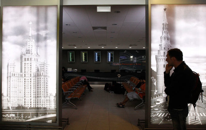 People wait in the transit zone of Terminal F at Sheremetyevo airport in Moscow July 12, 2013.(Reuters / Sergei Karpukhin)