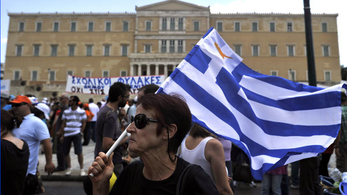 Thousands of Greeks join strike against public sector staff cuts — RT ...