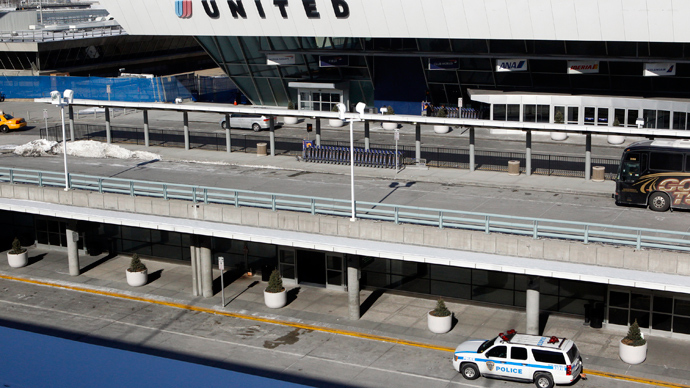 Man dies of heart attack in JFK airport after security doors delay responders