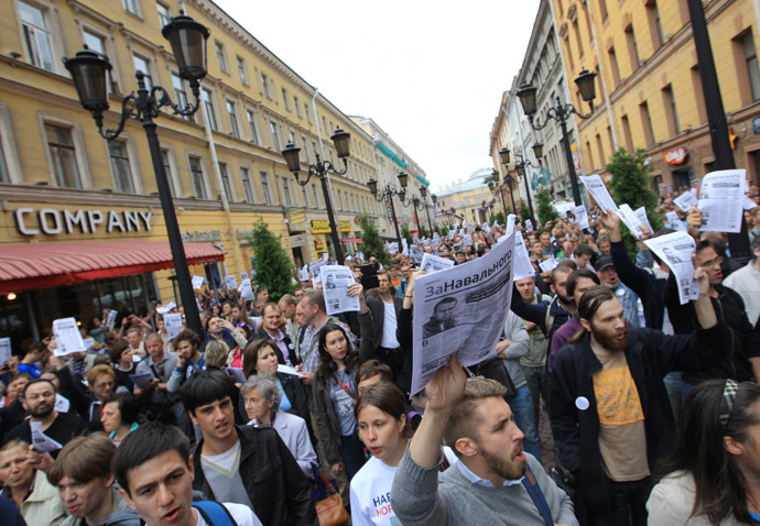 Supporters of Aleksei Navalny gather in St. Petersburg. (RIA Novosti/Igor Russak)