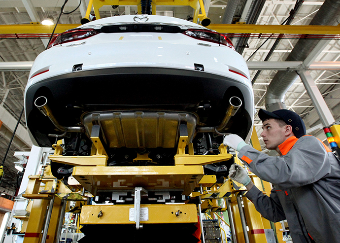 A Class D sedan Mazda 6 car being assembled at the Mazda-Sollers Manufacturing Rus plant in Vladivostok. (RIA Novosti / Vitaliy Ankov)