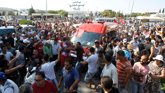 Tunisia erupts in renewed protests: LIVE UPDATES