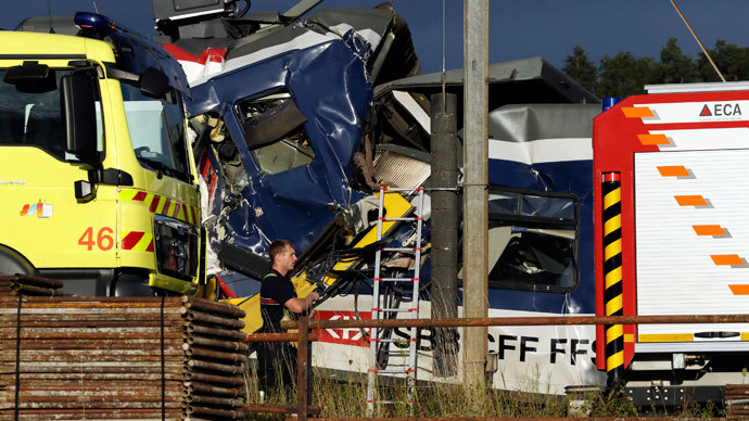 One dead, dozens injured as two trains collide head-on in Switzerland