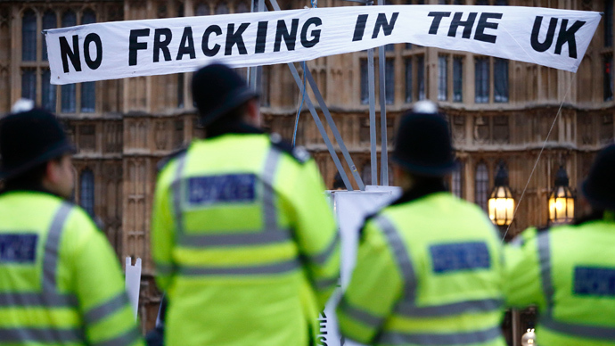 Exploratory fracking tests outside London kick off despite protests