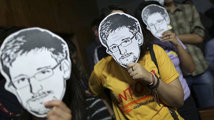 Russian senator starts Snowden aid fundraising campaign