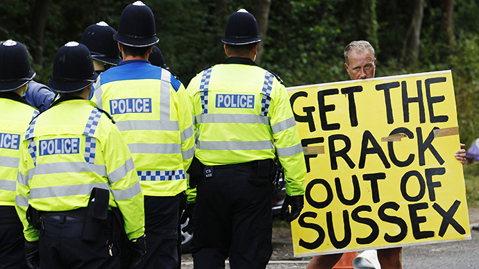 Cameron seduces Brits with £100k to win fracking support