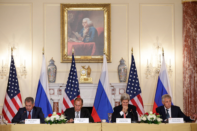 (L-R) Russian Defense Minister Sergey Shoygu, Russian Foreign Minister Sergey V. Lavrov, U.S. Secretary of State John Kerry, and U.S. Defense Secretary Chuck Hagel meet at the U.S. State Department on August 9, 2013 in Washington, DC (AFP Photo)