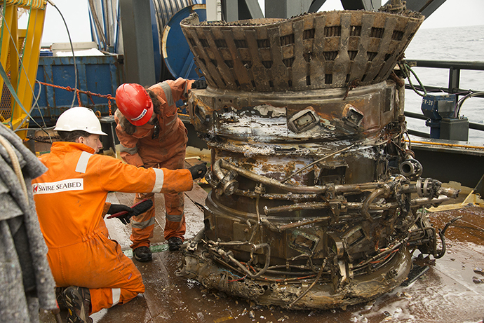 The fragmented F-1 engine components (Image courtesy Bezos Expeditions)