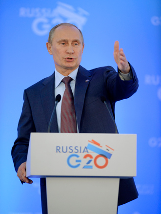 Russiaâs President Vladimir Putin gestures during a press conference at the end of the G20 summit on September 6, 2013 in Saint Petersburg (AFP Photo)