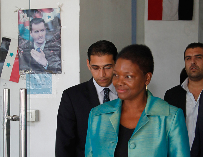 Top U.N. humanitarian official Valerie Amos leaves the Labour Ministry building after a meeting with Syrian officials in Damascus September 5, 2013. (Reuters / Khaled al-Hariri)
