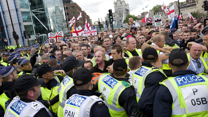 Arrests, clashes as EDL marches through London in anti-Sharia law protest (PHOTOS)