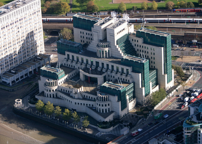 A general view of the MI6 headquarters in London (Reuters / Kieran Dohert)