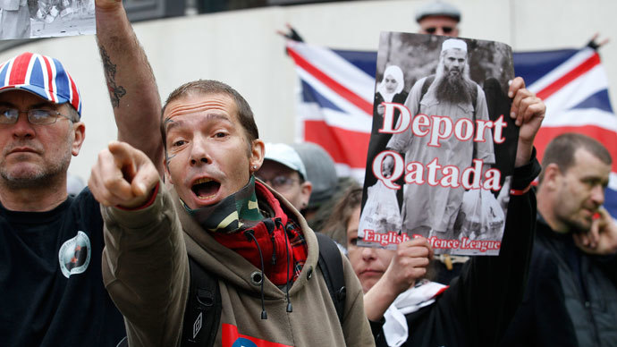 A demonstrator from the far-right English Defence League (EDL) shouts during a protest calling for the deportation of Jordanian preacher Abu Qatada, outside the Home Office in London April 17, 2012.(Reuters / Suzanne Plunkett)