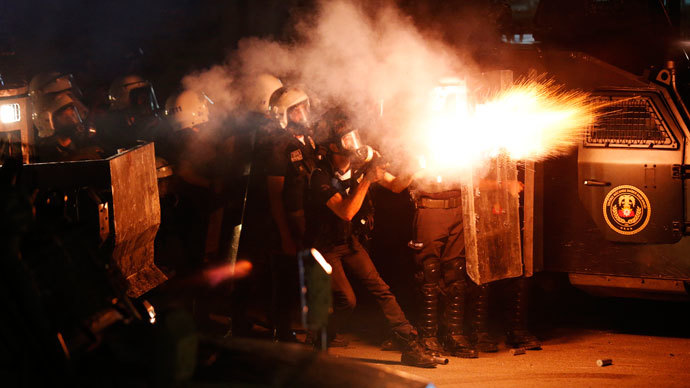 Riot police fire tear gas at protesters during clashes in central Hatay, September 11, 2013.(Reuters / Umit Bektas)