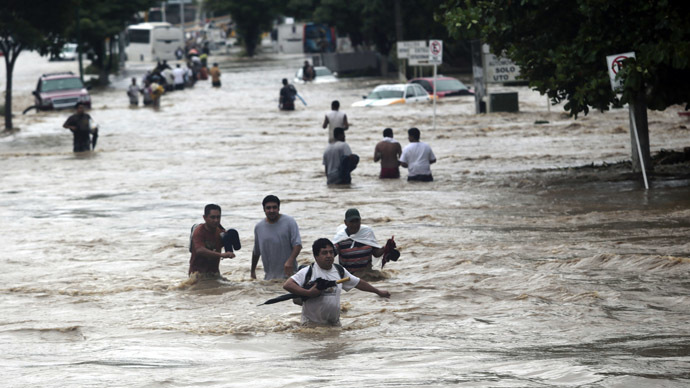 Massive Mexico storm, flooding: At least 42 dead, 40,000 stranded