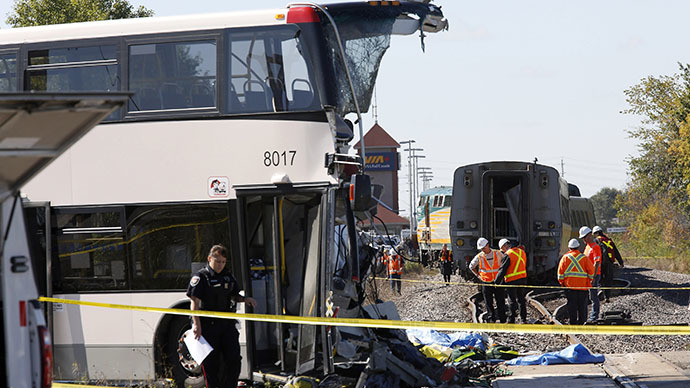 6 killed as train hits bus in Ottawa, Canada