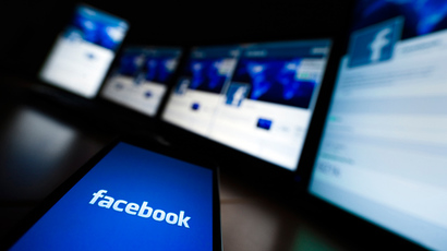 Facebook removes beheading video, rethinks policy