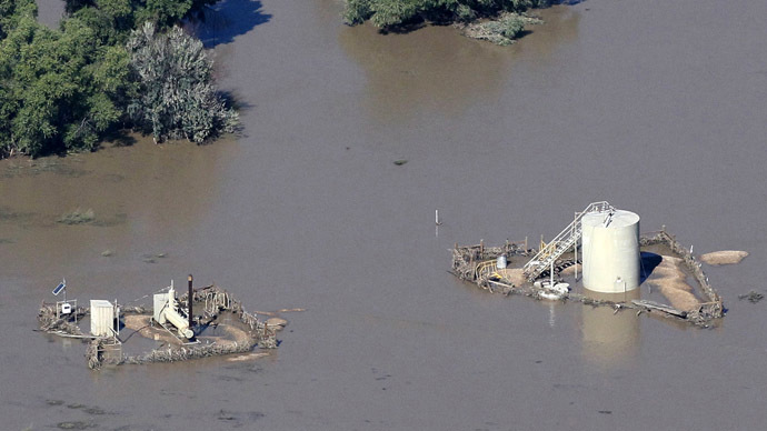 Oil spill dumps over 5k gallons of crude across flood-drenched Colorado