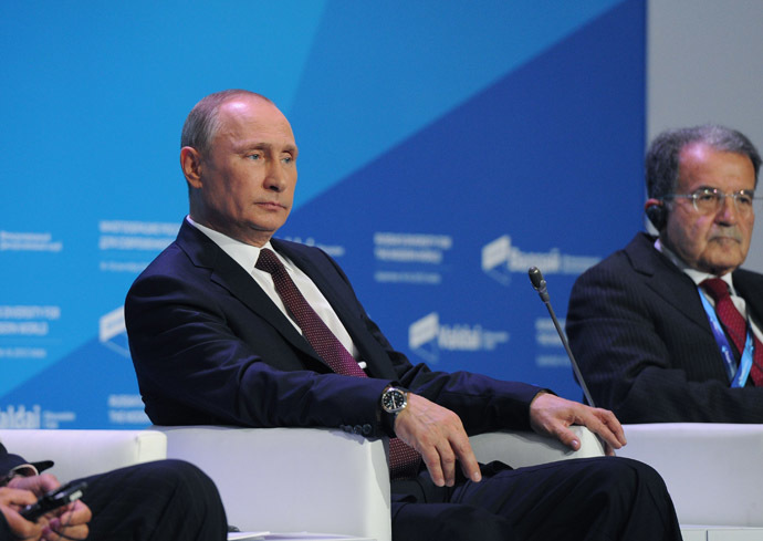 Russian President Vladimir Putin (left) and former Italian Prime Minister Romano Prodi attending the tenth anniversary meeting of Valdai International Discussion Club in the Novgorod Region, September 19, 2013. (RIA Novosti/Michael Klimentyev)