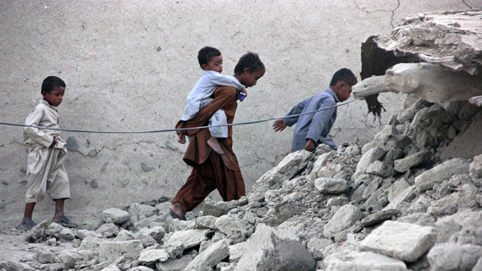 Devastating quake kills 350, creates new island in Pakistan
