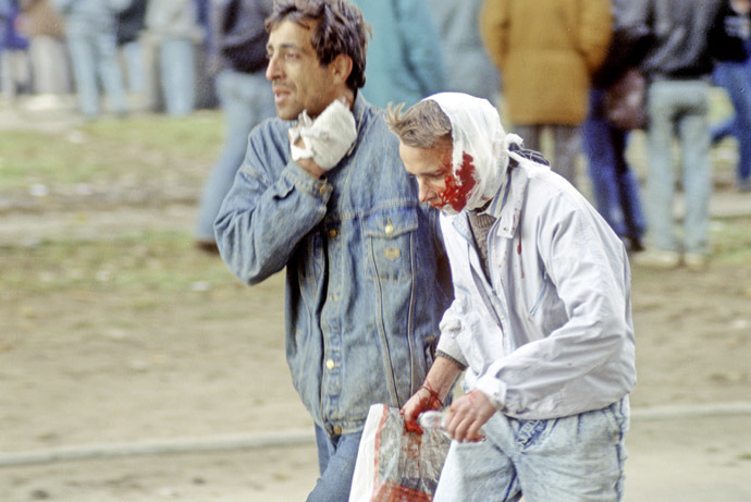 Individuals, wounded during the 1993 Constitutional crisis. (RIA Novosti/Vladimir Vyatkin)