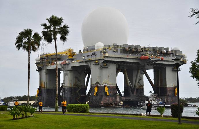 This March 22, 2013 handout image provided by the US Navy shows the Sea-based, X-band Radar (SBX 1) transits the waters of Joint Base Pearl Harbor-Hickam in Pearl Harbor, Hawaii. (AFP Photo/US Navy)