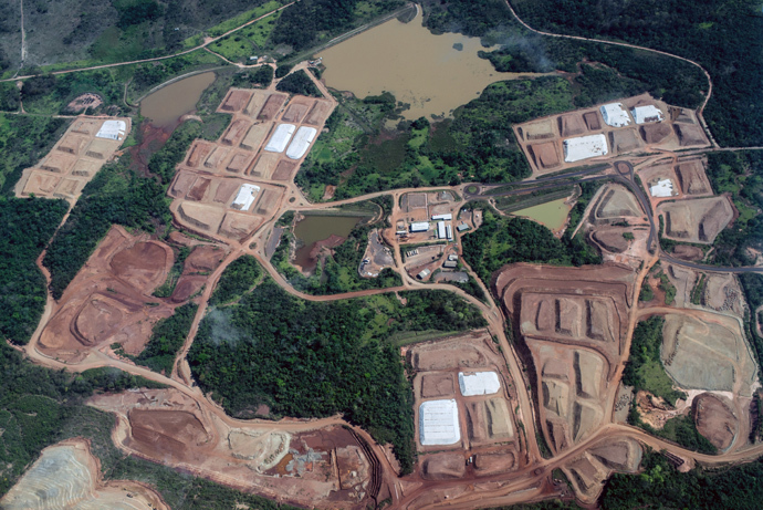 Aerial view of the mining site of Vale, the biggest Brazilian mining company, in Para state, Brazil (AFP Photo / Yasuyoshi Chiba) 