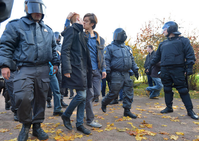 Riot police and LGBT activists at a protest against homophobia in St. Petersburg.(RIA Novosti / Alexei Danichev)
