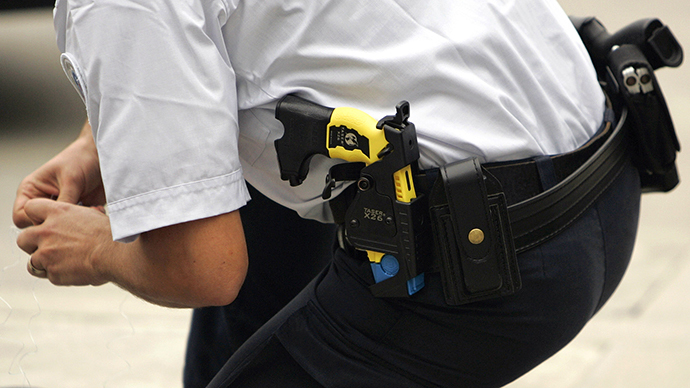 California cops sued for firing Taser at teenager's testicles