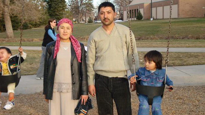 Jamshid Muhtorov with his family. Image from http://aseerun.org