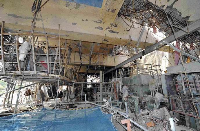The inside of the No. 4 reactor building is seen at Tokyo Electric Power Co.'s (Tepco) Fukushima Dai-Ichi nuclear power plant in Okuma Town, Fukushima Prefecture on May 26, 2012. (AFP Photo / Toshiaki Shimizu)