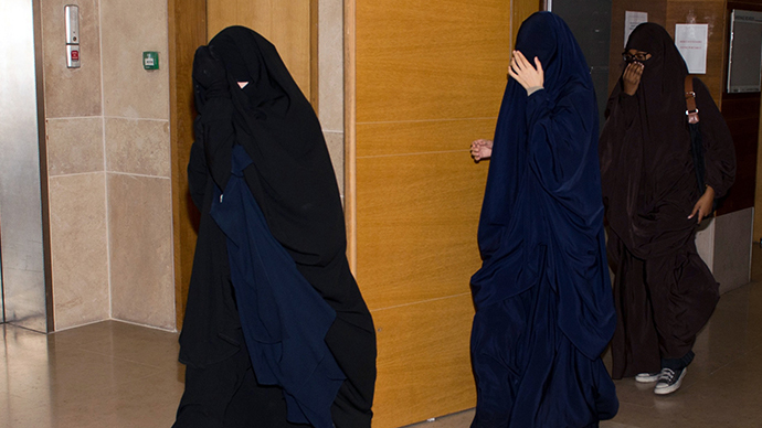 British minister fans flames by backing ban on Muslim face veils in court