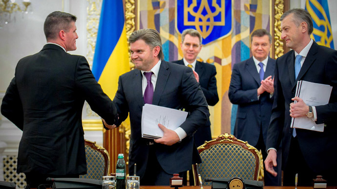 Ukraine ramps up shale revolution, signs $10bn gas deal with Chevron