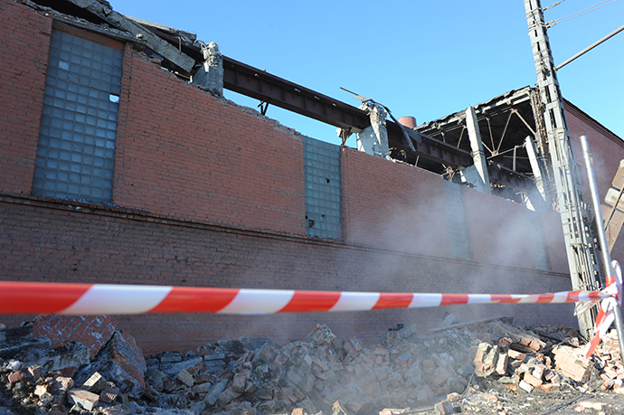 Damage caused to the Chelyabinsk Zinc Plant by the meteorite fall. (Boris Kaulin / RIA Novosti)