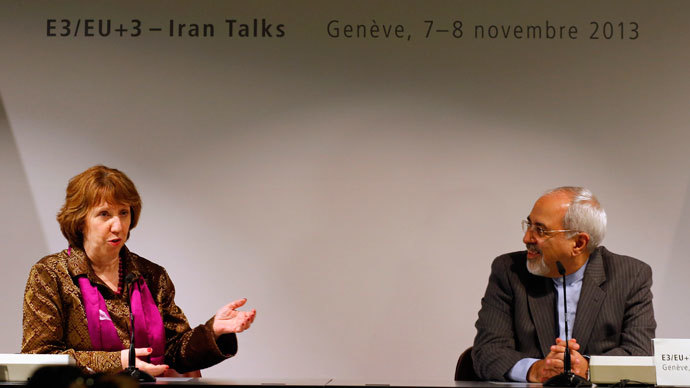 Iranian Foreign Minister Mohammad Javad Zarif (R) listens to European Union foreign policy chief Catherine Ashton during a news conference after nuclear talks at the United Nations European headquarters in Geneva November 10, 2013.(Reuters / Denis Balibouse)