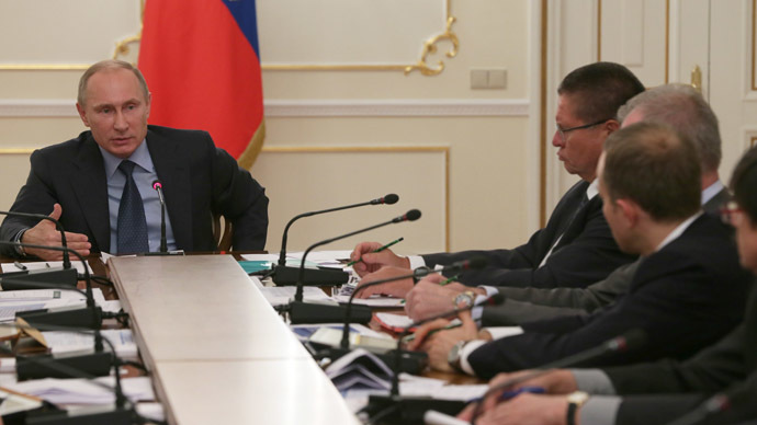 Putin to officials: Keep discussions in-house or quit govt.
