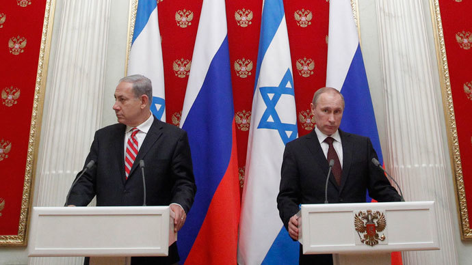 Russian President Vladimir Putin (R) and Israel's Prime Minister Benjamin Netanyahu take part in a joint news conference in Moscow's Kremlin November 20, 2013.(Reuters / Maxim Shemetov)