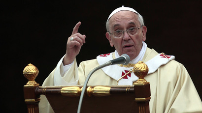 Stop wasting your life on smartphones, web - Pope Francis