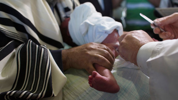 Israeli woman fined $140 per day for refusing to circumcise her son